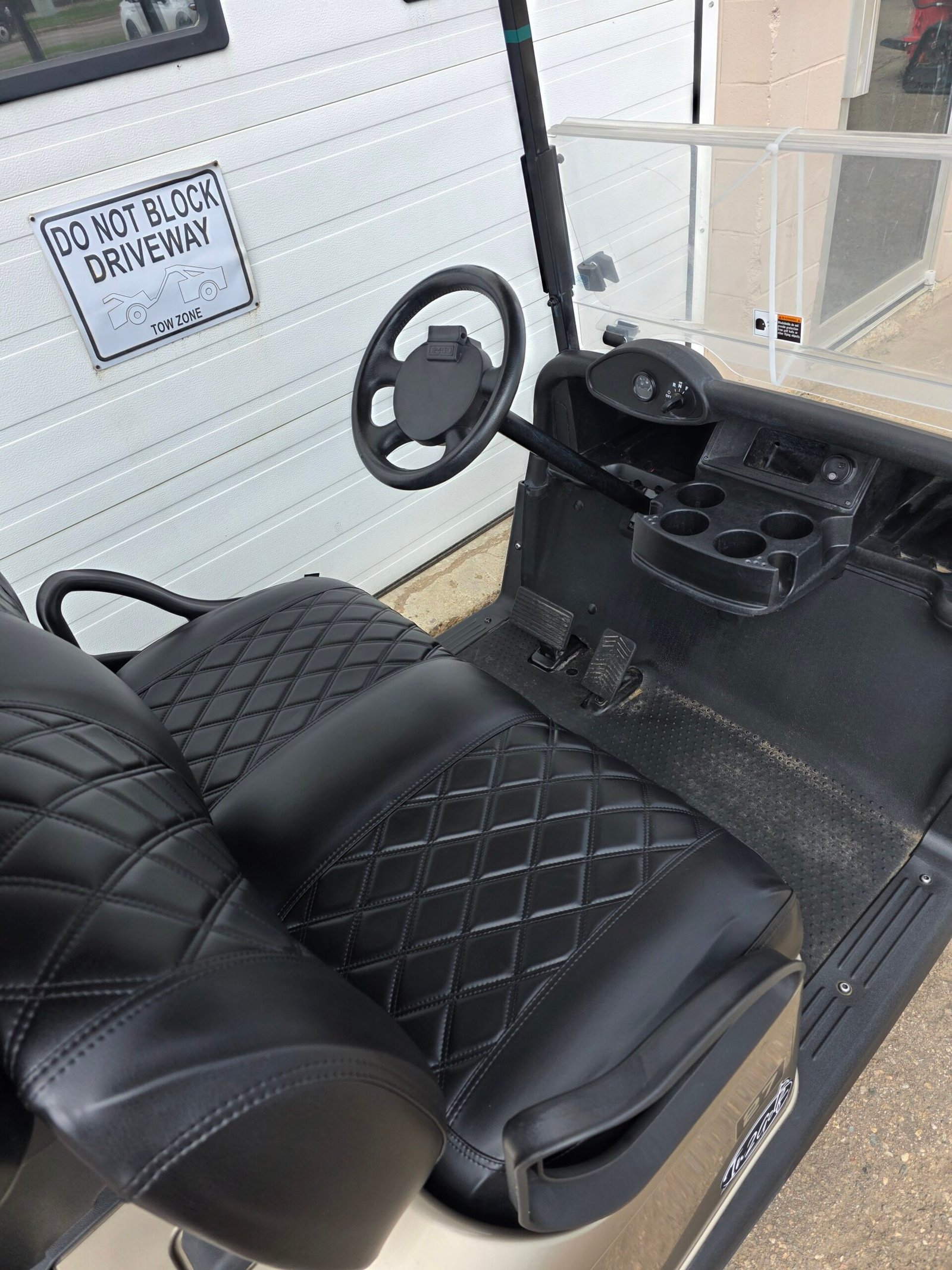 2019 EZGO RXV - Image 4