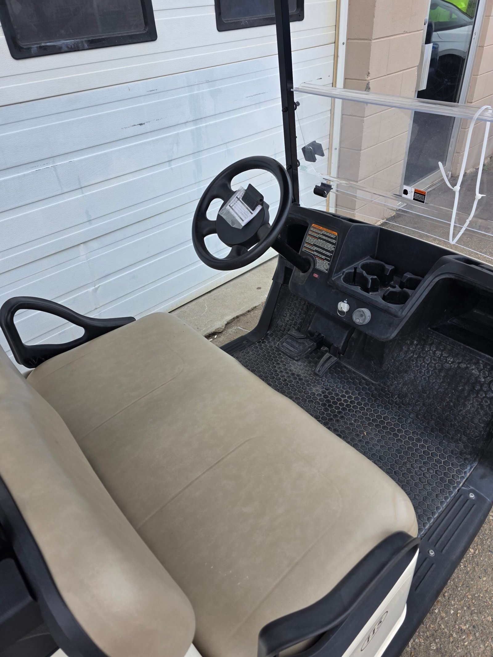 2024 EZGO RXV - Image 4