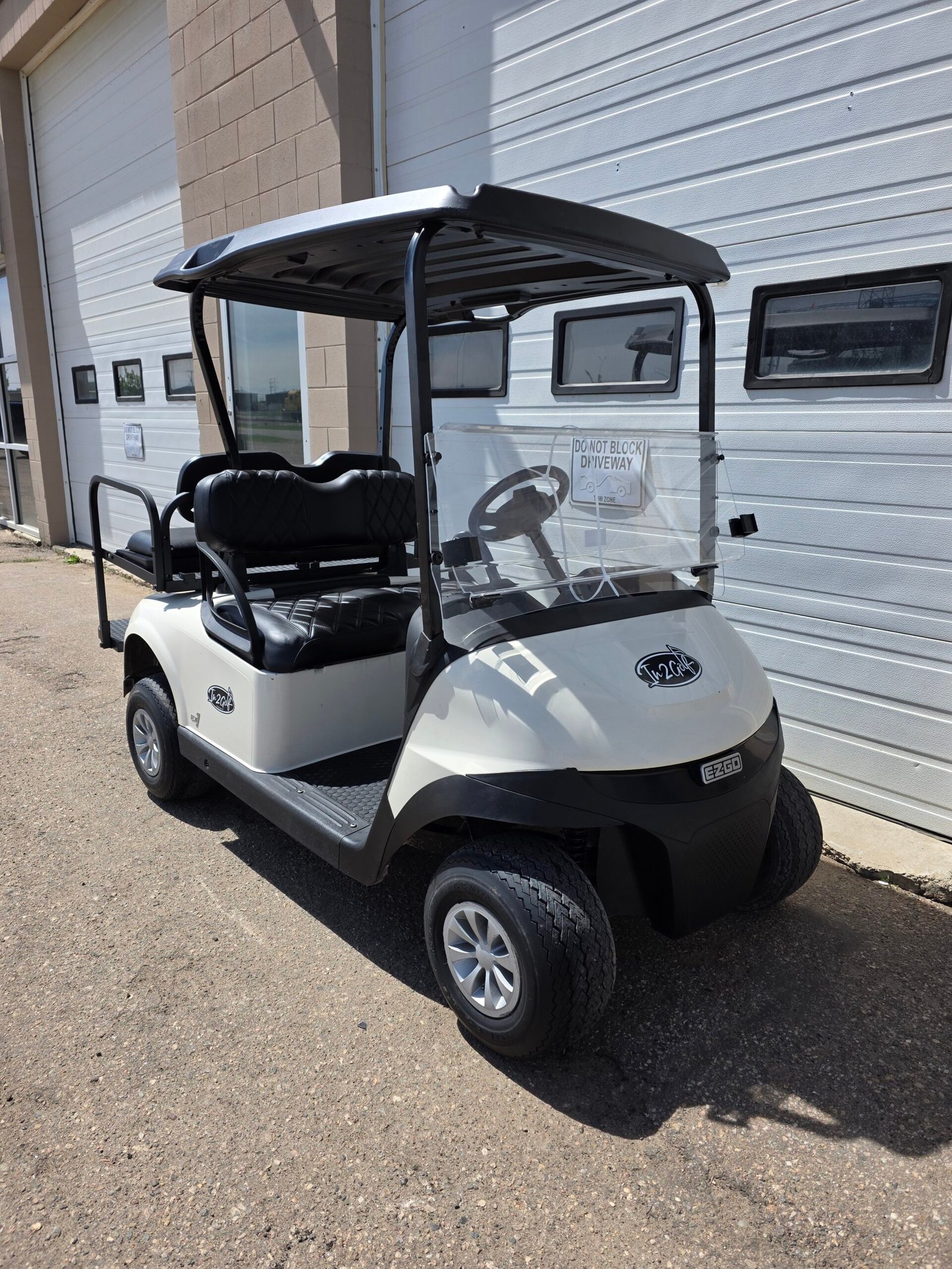 2024 EZGO RXV - Image 2