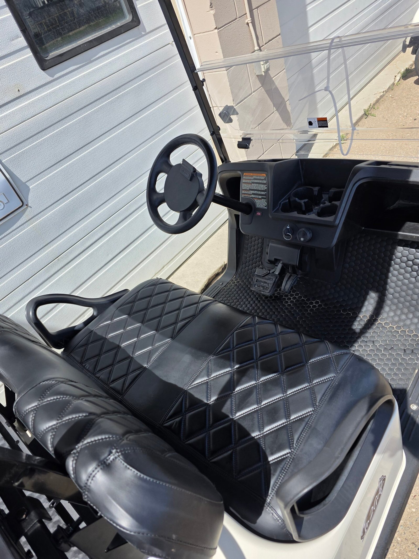 2024 EZGO RXV - Image 4